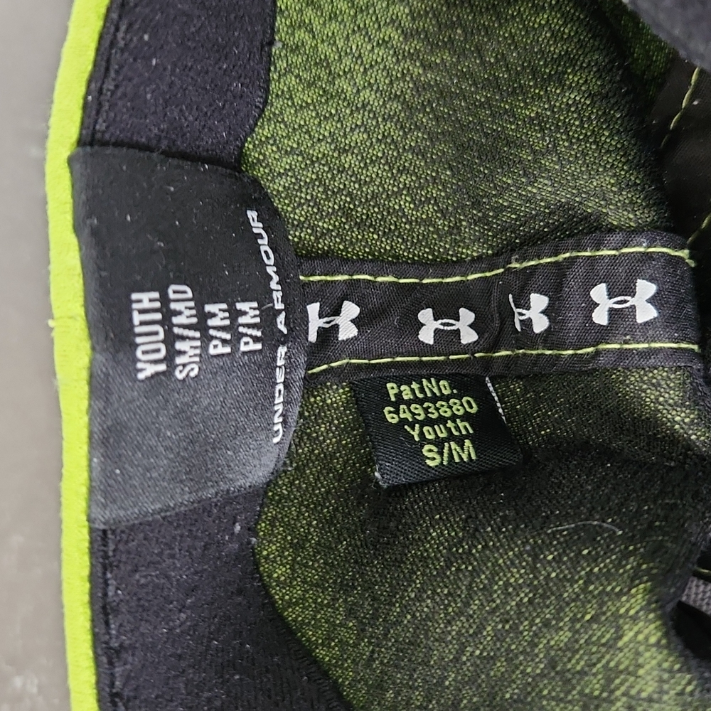 Under armour hat - Picture 4 of 5
